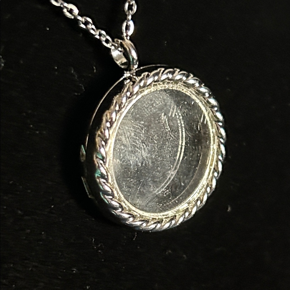 Effy New Silver Tone Floating Charm Nautical Theme Circle Pendant Necklace - Picture 2 of 7